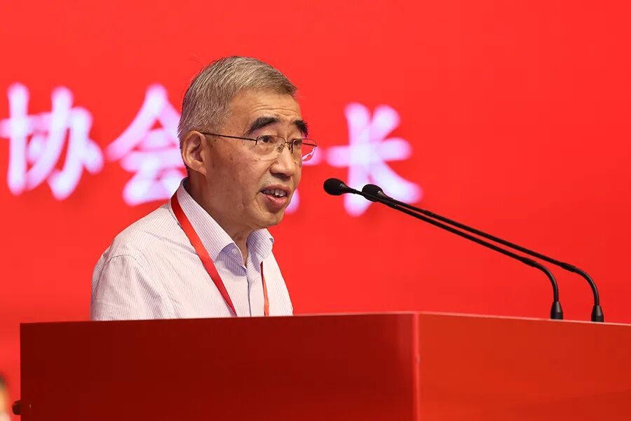 中国房地产业协会第八届理事会会长 冯俊